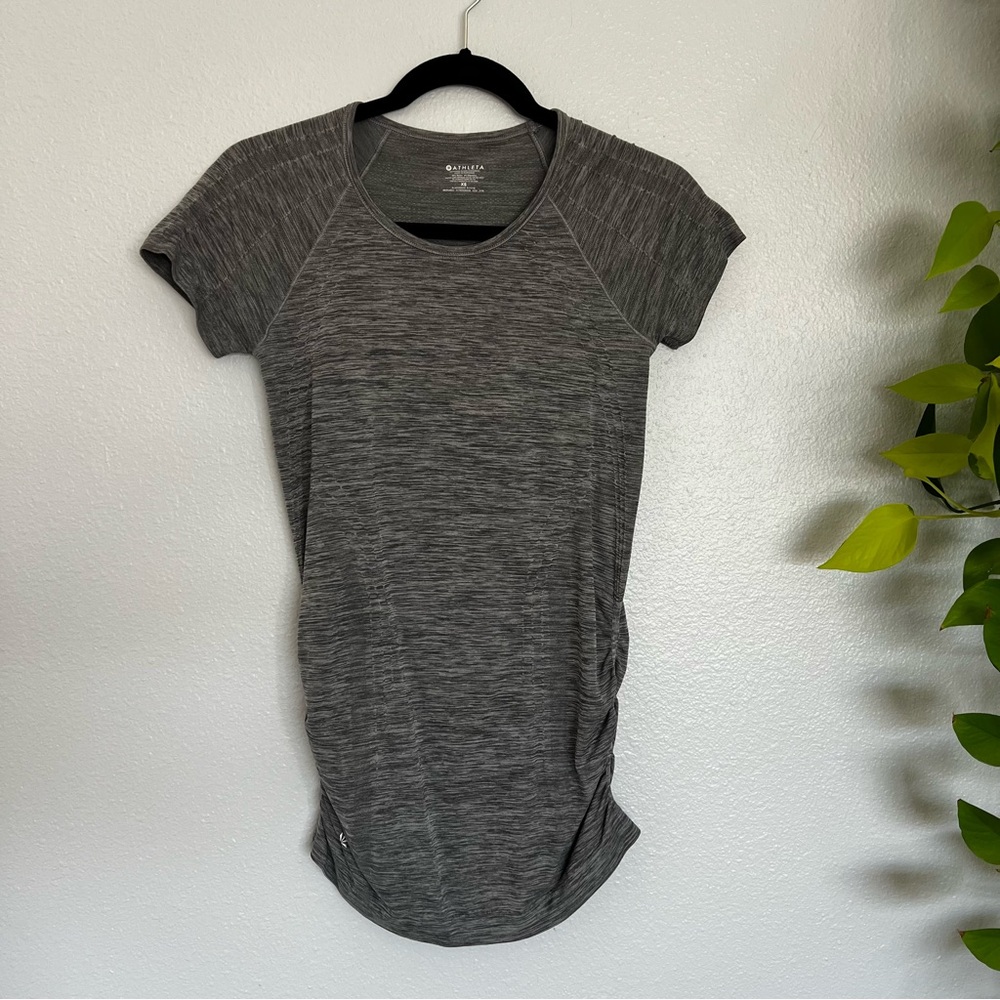 EUC Athleta Momentum Tee